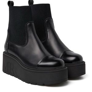 BRAND NEW Women's Black Platform Boots Marco Moreo Milano Italian Leather. NWT